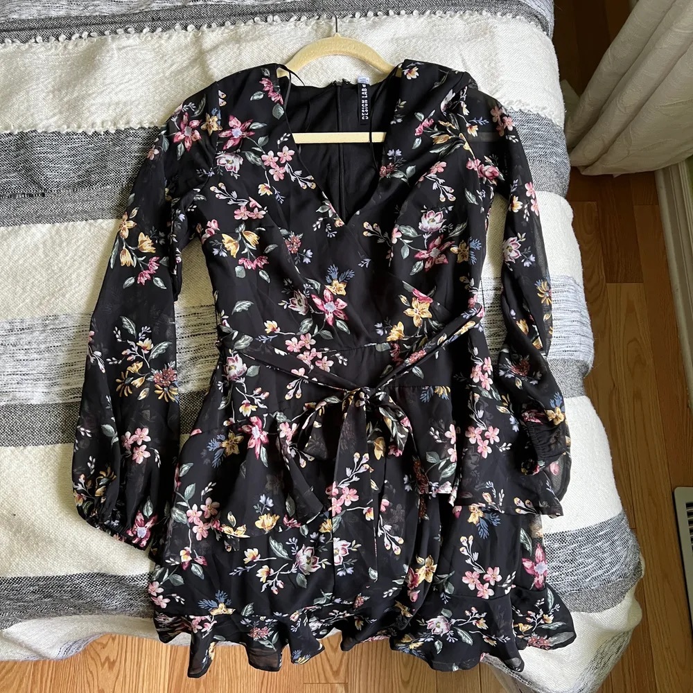 *DESIGN LAB**Floral mini  black dress